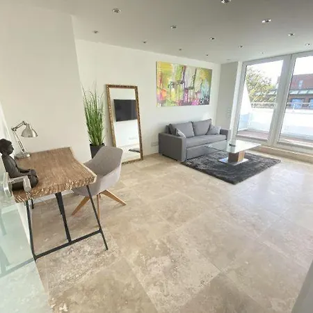 Moderne-penthousewohnung-mitten-im-zentrum-grosse-dachterasse أرينسبورغ