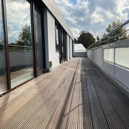 شقة Moderne-penthousewohnung-mitten-im-zentrum-grosse-dachterasse