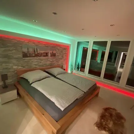 Moderne-penthousewohnung-mitten-im-zentrum-grosse-dachterasse شقة