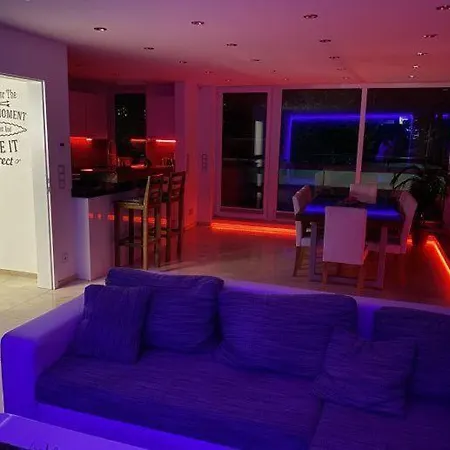 شقة Moderne-penthousewohnung-mitten-im-zentrum-grosse-dachterasse أرينسبورغ