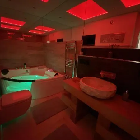 Moderne-penthousewohnung-mitten-im-zentrum-grosse-dachterasse شقة *